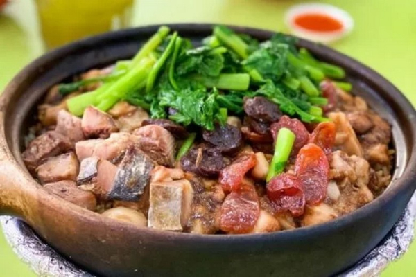 Cơm thố Hong Kong: Món cơm trứ danh có đáng thử không?
