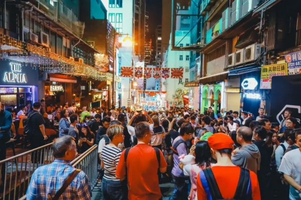Lan Kwai Fong – khu phố không ngủ của Hong Kong có gì vui về đêm?