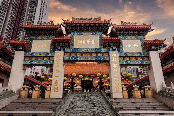 Chùa Wong Tai Sin Hong Kong: cầu gì linh nghiệm và lưu ý khi xin xăm