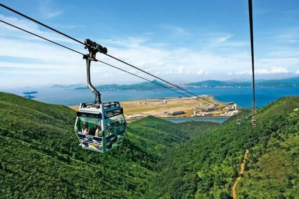 Cáp treo Ngong Ping 360 Hong Kong: giá vé, loại cabin và có đáng đi không?