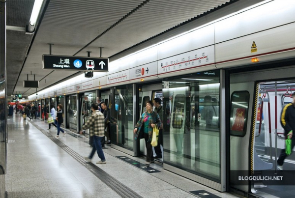 Hướng dẫn đi tàu điện MTR Hong Kong: mua vé, đổi tuyến, tránh đi nhầm đường